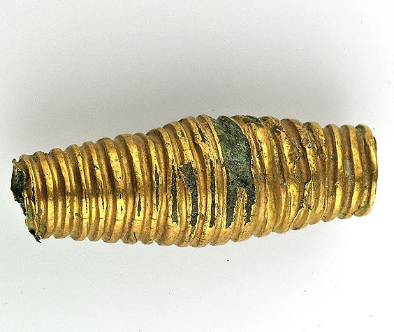 Rippled gold bead, Kemmelberg
