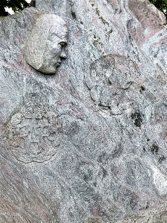 Memorial stone of Pavlik on the Monteberg